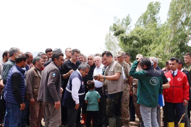 AFAD Başkanı Okay Memiş, selde zarar gören bölgelerde incelemelerde bulundu