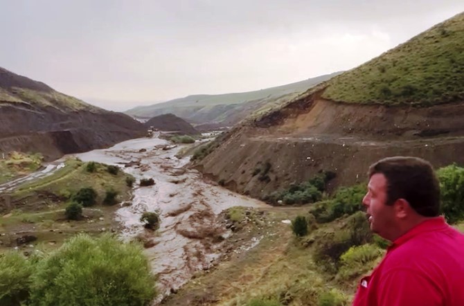 Erzurum'da yağış sonrası korkutan manzara