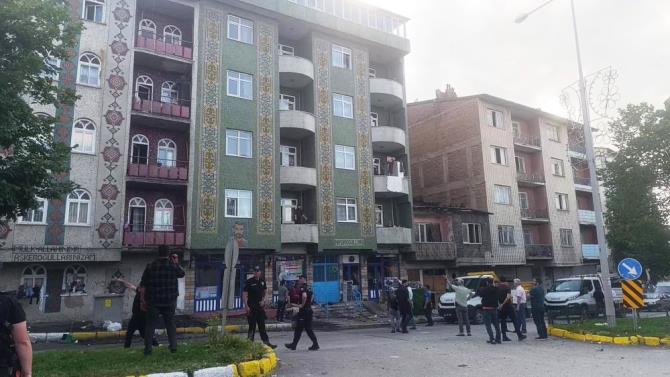 Mahallede husumetli aileler birbirine girdi: 3 yaralı, 7 gözaltı