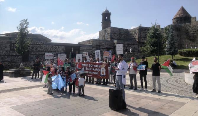 Erzurum’da ABD kongresine alkışlı protesto