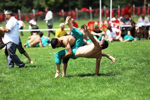 Karakucak güreş festivali, Atatürk Üniversitesi ev sahipliğinde yapıldı