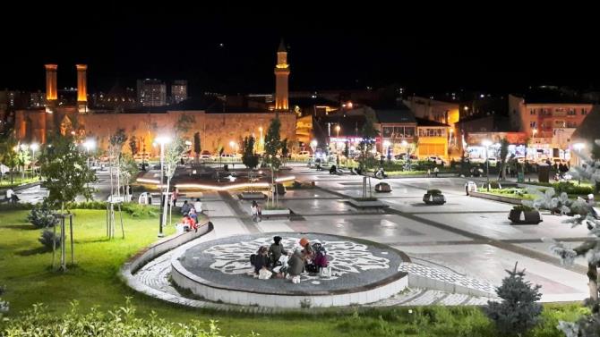 Erzurum'da en çok kullanılan üç soy isim; Yılmaz, Kaya ve Polat