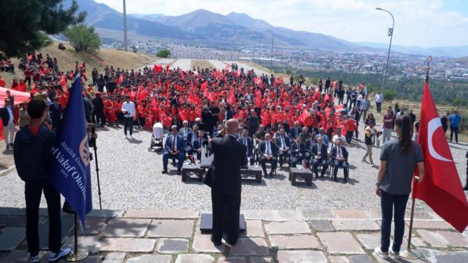 Erzurum tabyalarında ilk ders: Vatan Aşkı