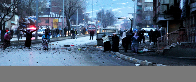 Erzurum'da Taşlı Sopalı Kavga: 1'i Polis 4 Yaralı