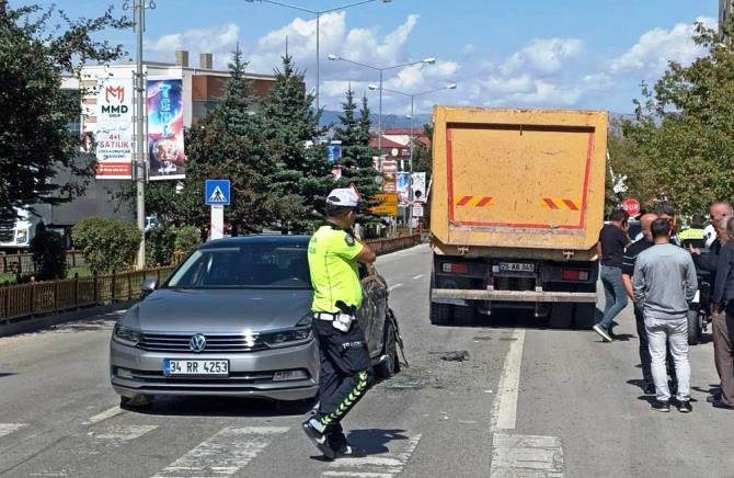 Erzurum’da trafik kazasında yürekler ağza geldi