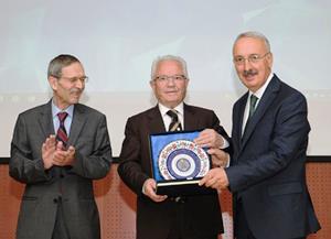 Atatürk Üniversitesi tıp fakültesi mezunları 40 yıl sonra bir araya geldi