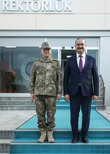 Tümgeneral Altuğ'dan Rektör Hacımüftüoğlu’na iade-i ziyaret