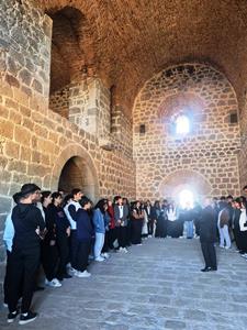 Necmettin Erbakan Fen Lisesi öğrencileri tarihi Aziziye tabyalarını gezdi