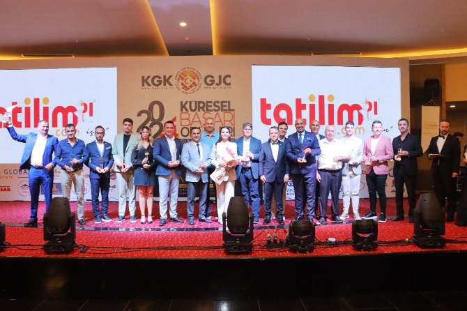 4. Küresel Başarı Ödülleri sahiplerine muhteşem bir törenle verildi