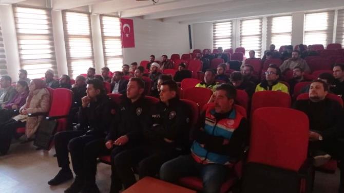 Tekman’da kamu personeline uyuşturucuyla mücadele semineri