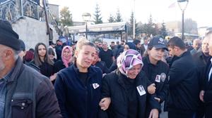 İzmir'de silahlı saldırıda vefat eden polis memuru memleketi Erzurum'da toprağa verildi