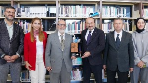 Prof. Dr. Turgut Karabey’in kitap bağışı ile akademik mirasını güçlendiriyor