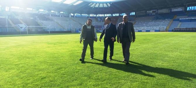 Kazım Karabekir Stadı’nın zemini göz kamaştırıyor