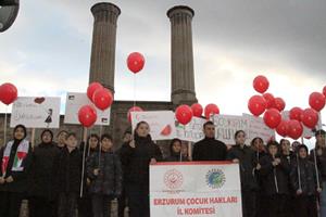 Filistinli çocuklara destek için balon uçurdular