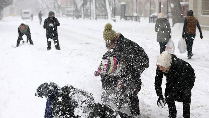 Erzurum'da okulların tatili bir gün daha uzatıldı