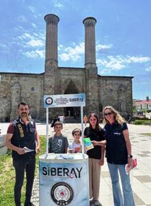 Polis vatandaşları siber suçlarla ilgili bilgilendiriliyor