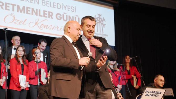 Milli Eğitim Bakanı Tekin, öğretmenler için söyledi: "Gurbet O Kadar Acı Ki"