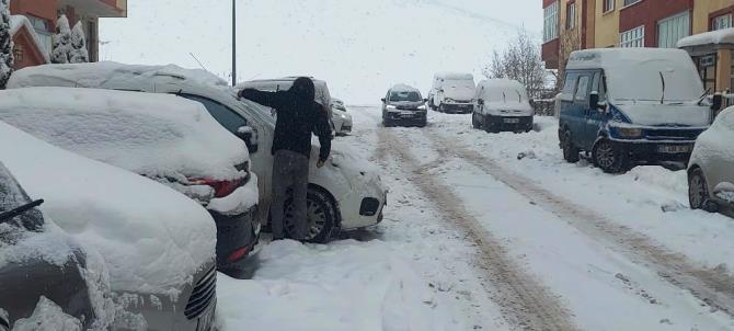 Kar Erzurum’u adeta esir aldı