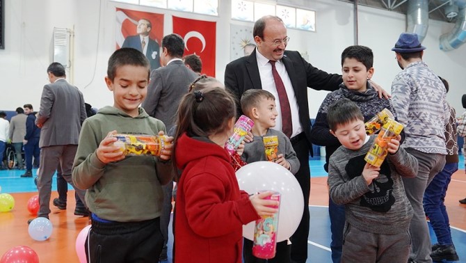 ETÜ'de çocuklar için şenlik