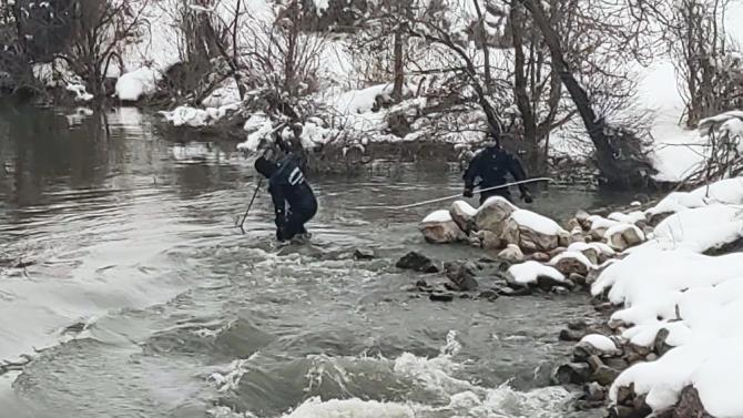 Dalgıçlar Karasu’da kayıp öğretmeni arıyor