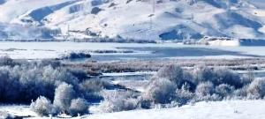 Erzurum'da eksi 25 derecede HES göleti buz tuttu