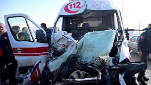 Erzurum'da ambulanslarında karıştığı trafik kazası: 9 yaralı