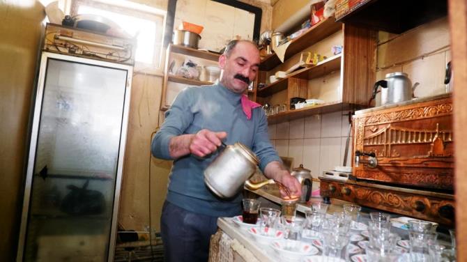 Her bir bardak çayında 'besmele ve dua' var