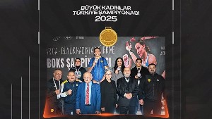 ETÜ’lü Şeyma Türkiye Boks Şampiyonası’nda gümüş madalya kazandı