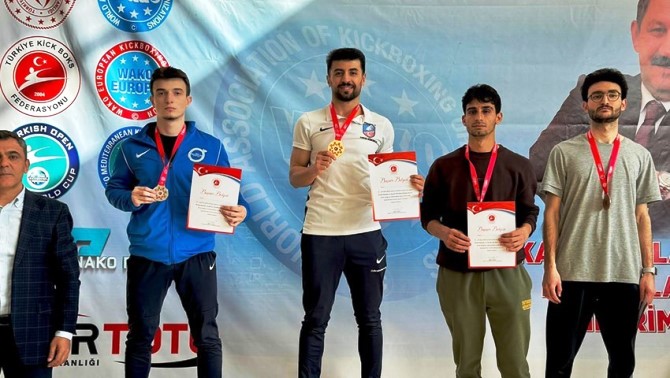 ETÜ’lü Sporcular Kick Boksta Erzurum’a 5 madalya kazandırdı