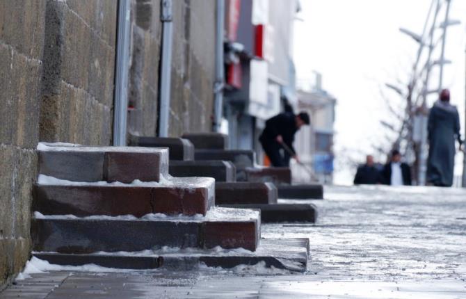 Soğuk rekoru yine Erzurum’da