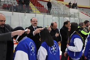 Atatürk Üniversitesi buz hokeyinde zirvede