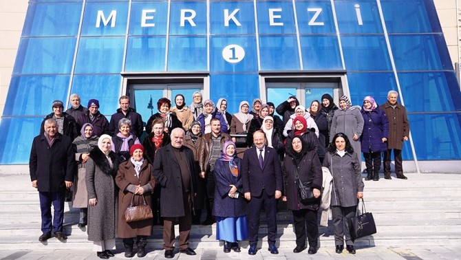 ETÜ'de 60+ Tazelenme Üniversitesi Öğrencileri ders başı yaptı