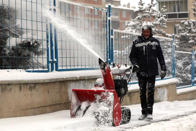 Erzurum’da 995 köy yolu ulaşıma kapalı