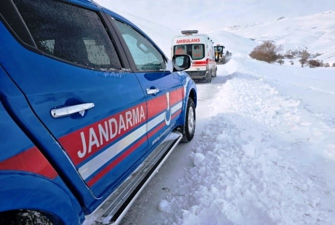 Jandarmadan uzanan şefkat eli