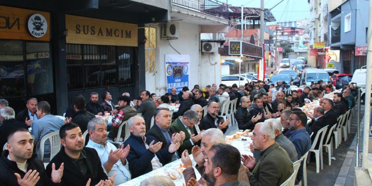 Dadaşlar geleneksel iftar yemeğinde buluştu