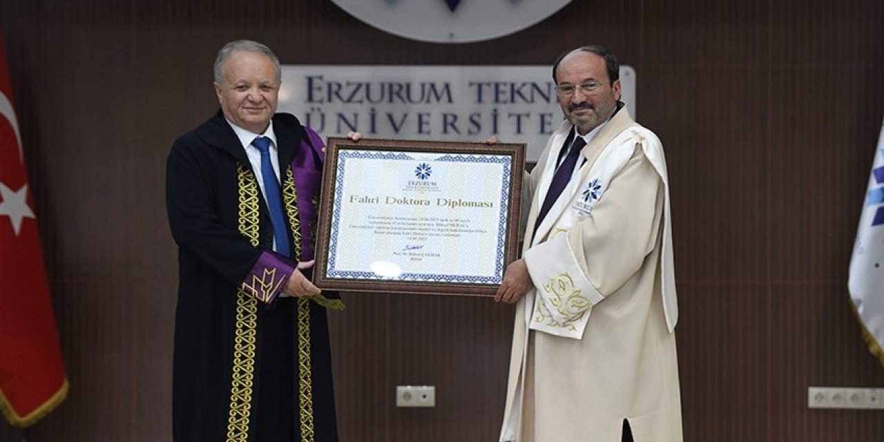 ETÜ'de 2024-2025 yılı akademik giysi ve ödül töreni gerçekleştirildi