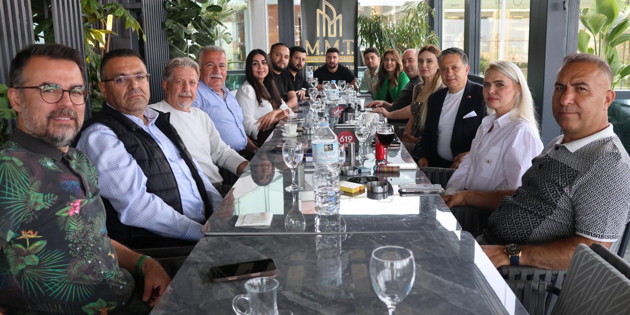 KKTC’nde görev yapan Küresel Gazeteciler Konseyi üyeleri kahvaltıda buluştu.