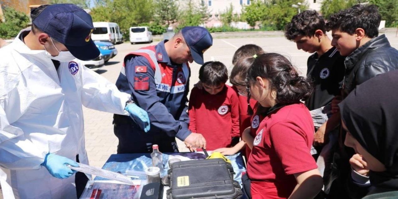 Jandarmadan tanıtım ve bilgilendirme atağı