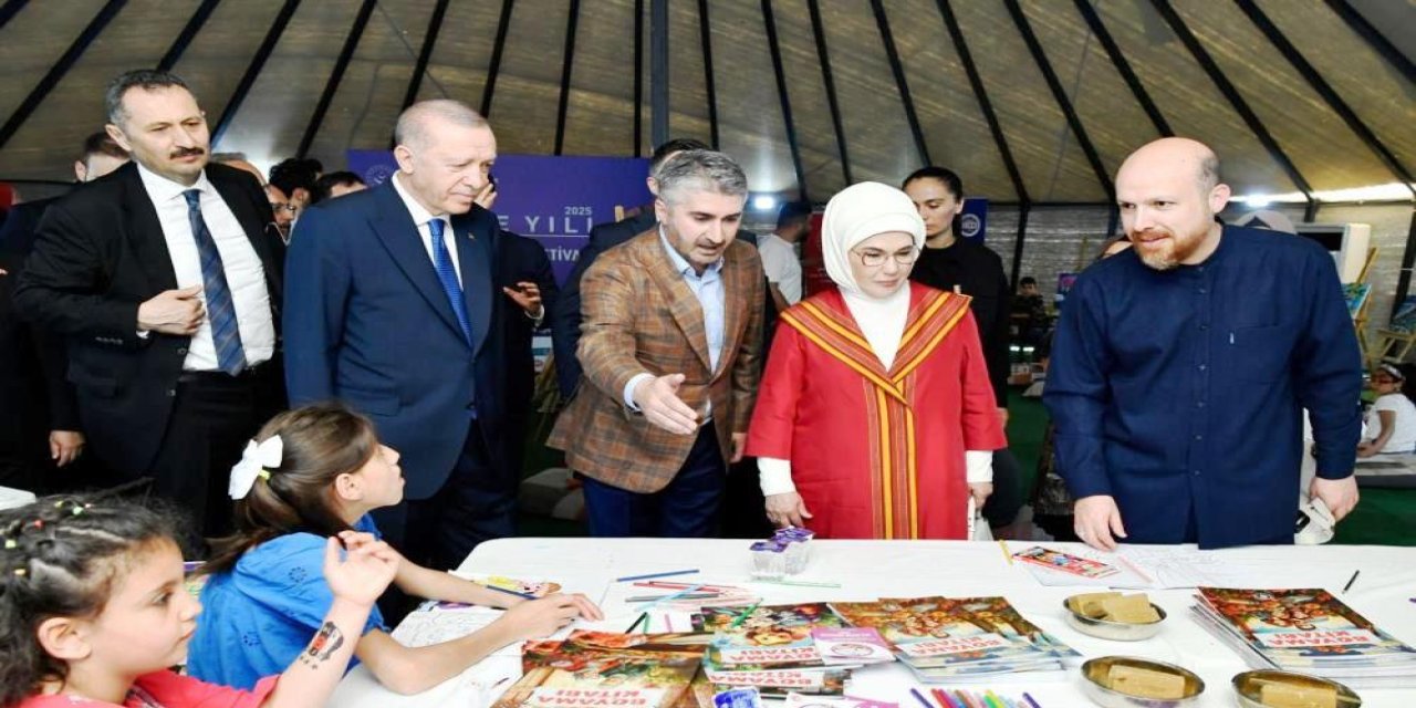 Cumhurbaşkanı Erdoğan’a Etnospor Festivali’nde eşlik etti