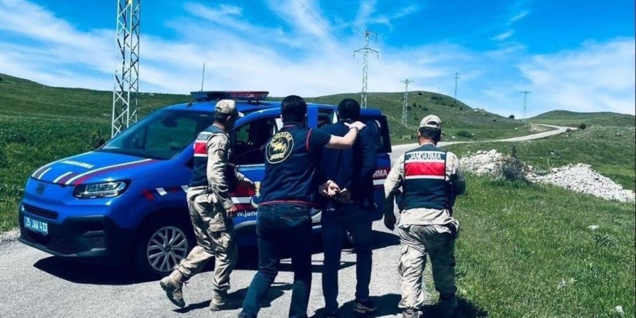 Aranan şahıslar Jandarmadan kaçamadı