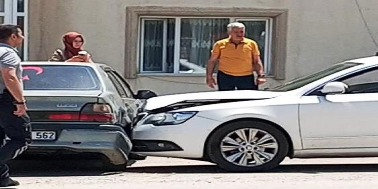 Kalp krizi geçiren sürücü zincirleme kazaya neden oldu