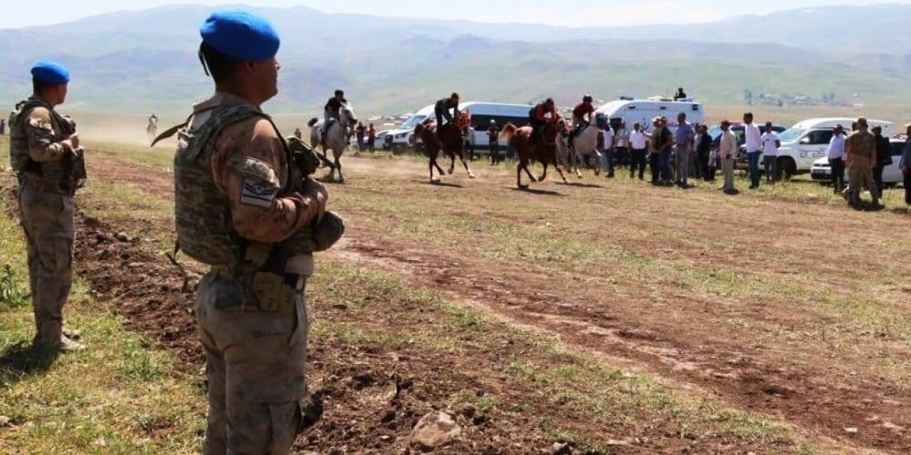 Jandarmadan huzur ve güven nöbeti