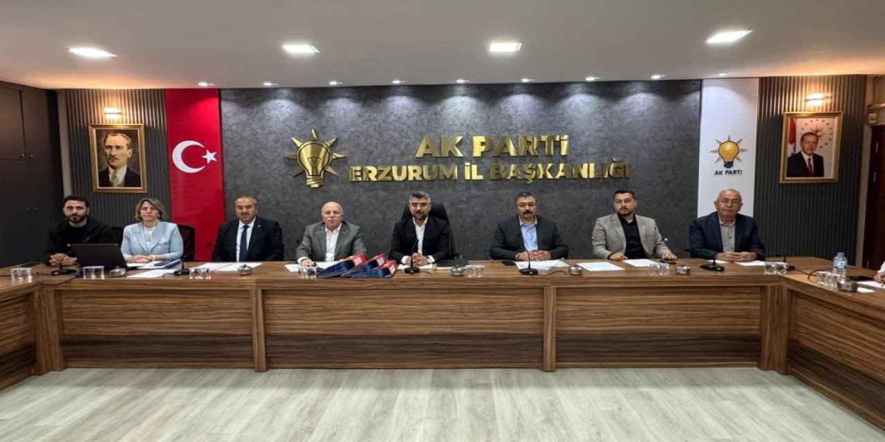 AK Parti Grubu, Küçükoğlu ve Sekmen ile bir araya geldi