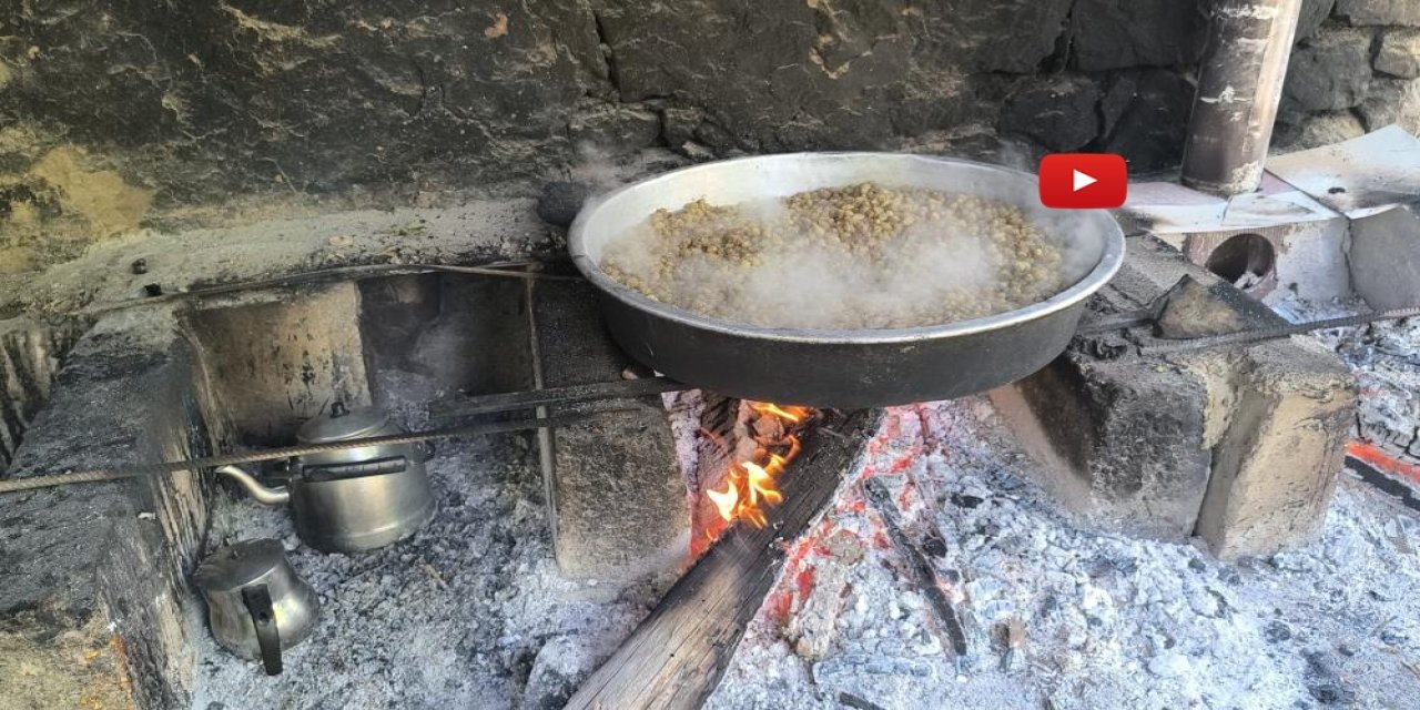 Erzurum Uzundere'de pekmez kazanları kaynıyor