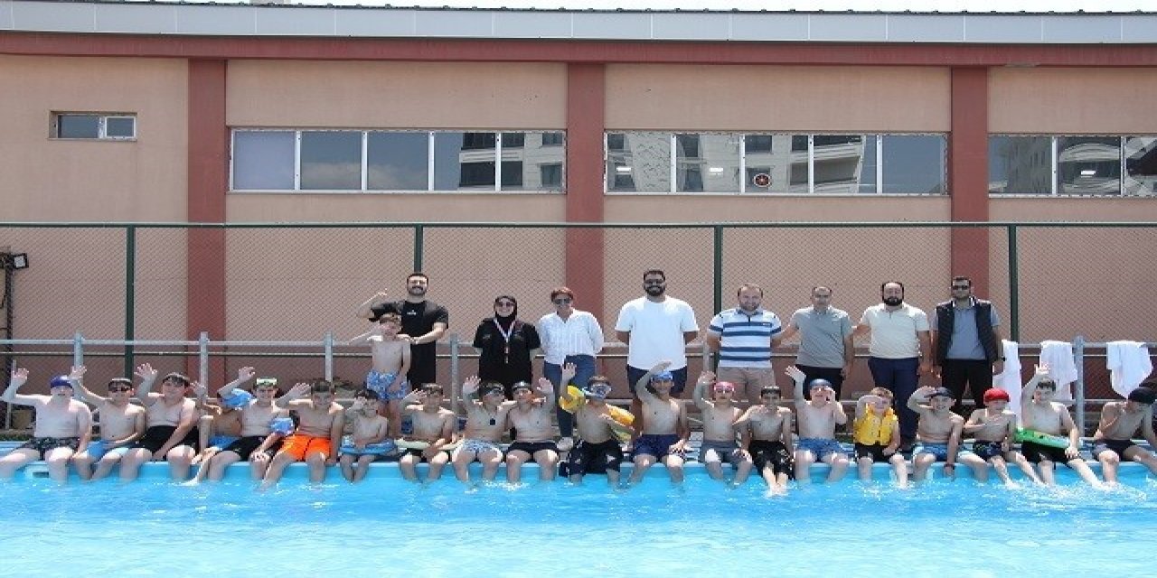 Gençlerin tatil adresi Yakutiye portatif yüzme havuzu