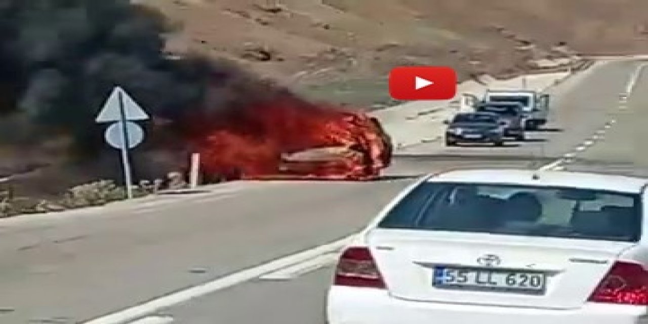 Park halindeki araç alev topuna döndü