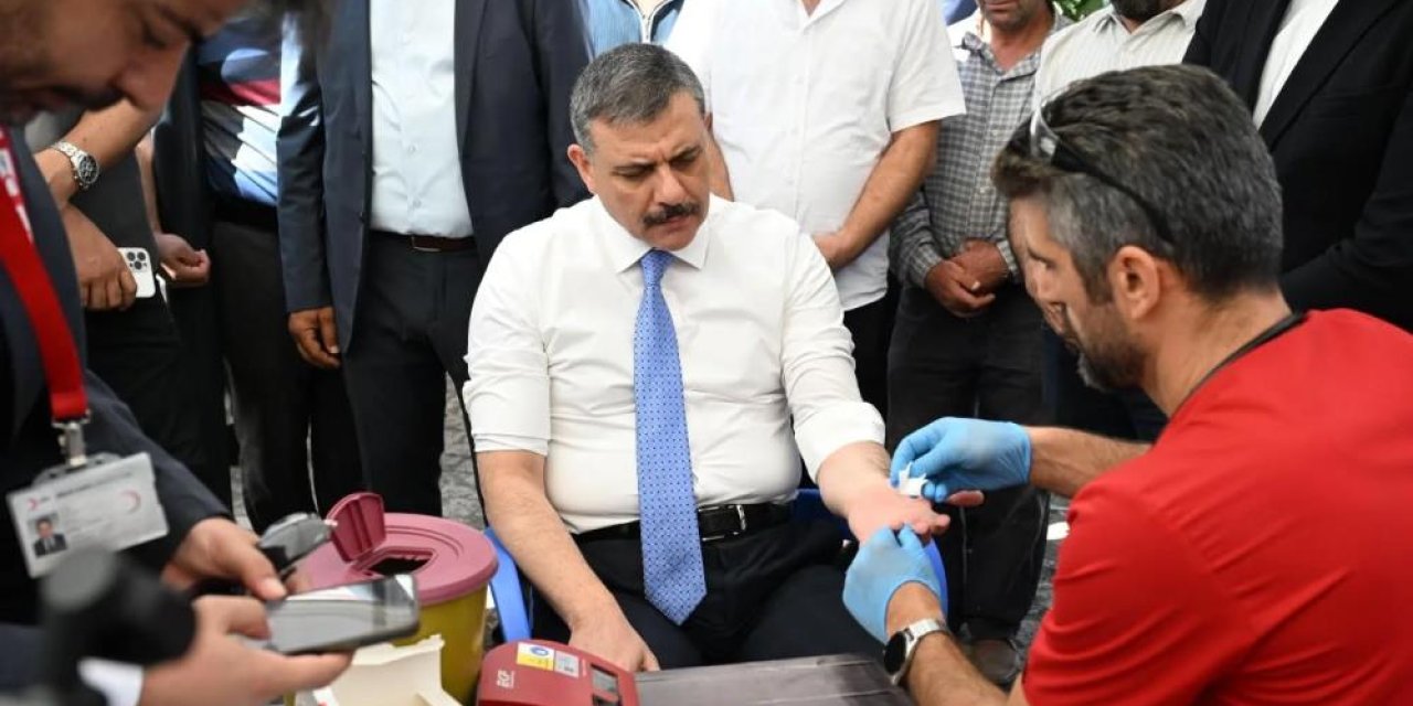 Vali Çiftçi, 44. kez kan bağışında bulundu