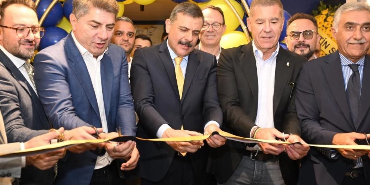Vali Çiftçi, Erzurum Fenerbahçeliler Derneğinin açılış törenine katıldı