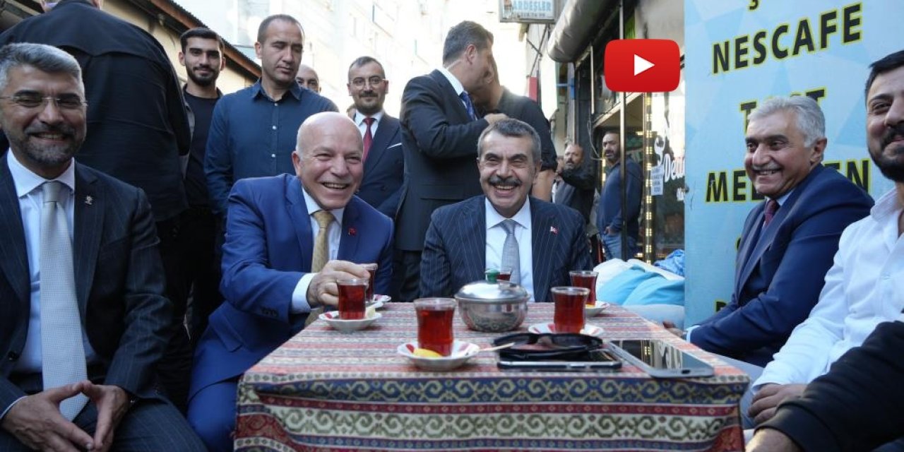 Bakan Tekin, Erzurum'da esnafla buluştu