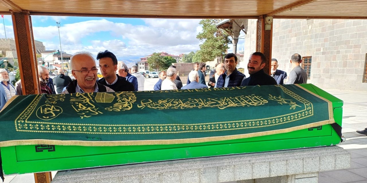 Diş Hekimi Uzundumlu son yolculuğuna uğurlandı